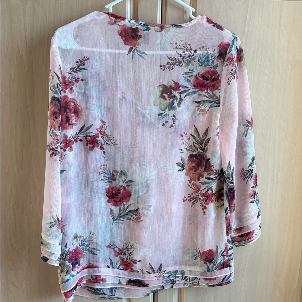 Kut from the Kloth Pink Floral Sheer Blouse NWOT - Picture 12 of 13